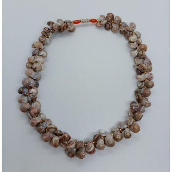 Vintage Natural Shell & Coral .:* 16" Strung/Beaded Necklace *:. w/Barrel Clasp - Picture 2 of 5
